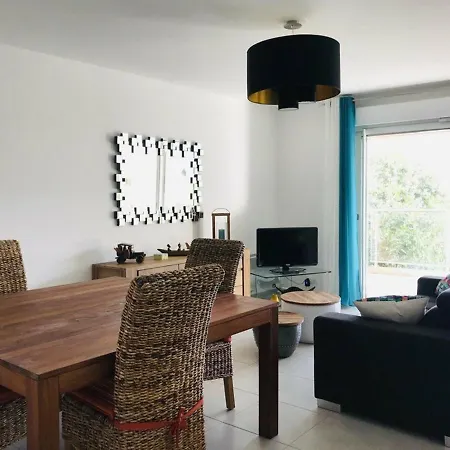 Apartment Climatise A 1,4 Km De La Avec Parking Et Ascenseur - Calvi - Fr-1-63-277