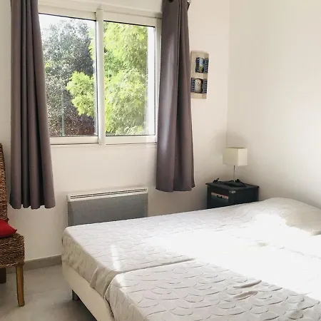 Apartment Climatise A 1,4 Km De La Avec Parking Et Ascenseur - Calvi - Fr-1-63-277 *