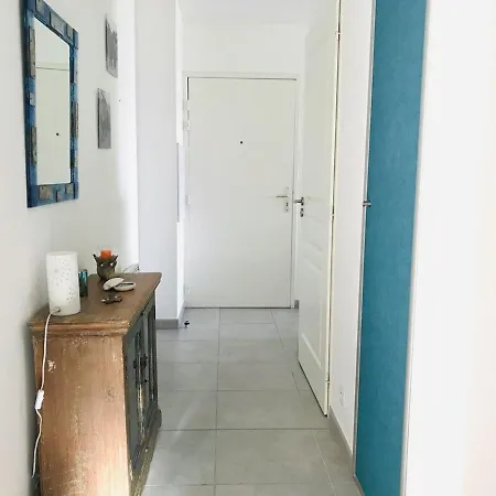Climatise A 1,4 Km De La Avec Parking Et Ascenseur - Calvi - Fr-1-63-277 Apartment *
