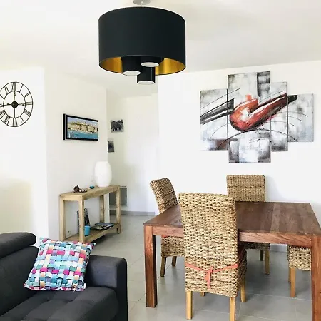 Apartment Climatise A 1,4 Km De La Avec Parking Et Ascenseur - Calvi - Fr-1-63-277 *