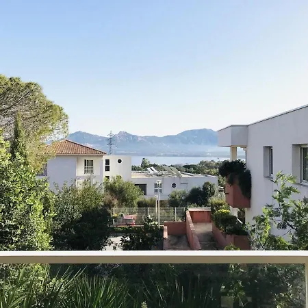 Climatise A 1,4 Km De La Avec Parking Et Ascenseur - Calvi - Fr-1-63-277